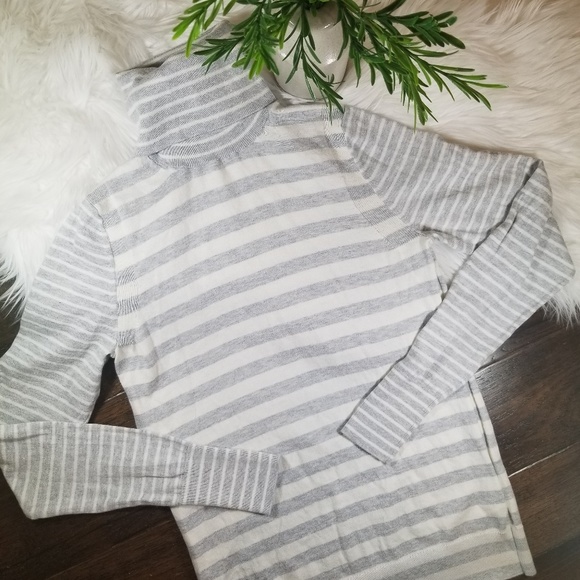 Banana Republic Tops - 🔴Banana Republic Cashmere Stripe Turtle Neck|sz S